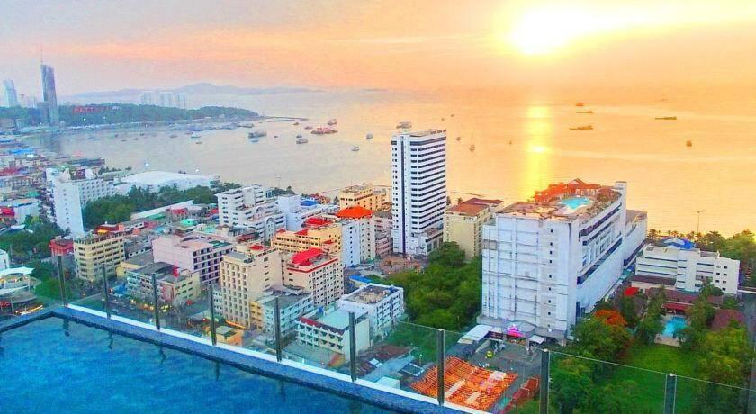The Base Central Pattaya Exterior foto