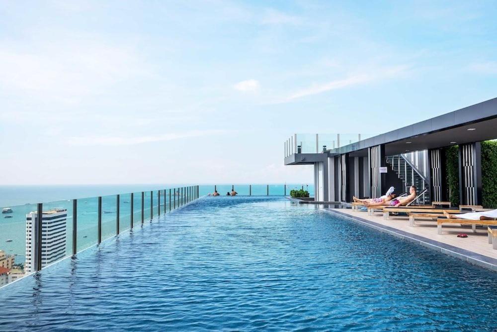 The Base Central Pattaya Exterior foto